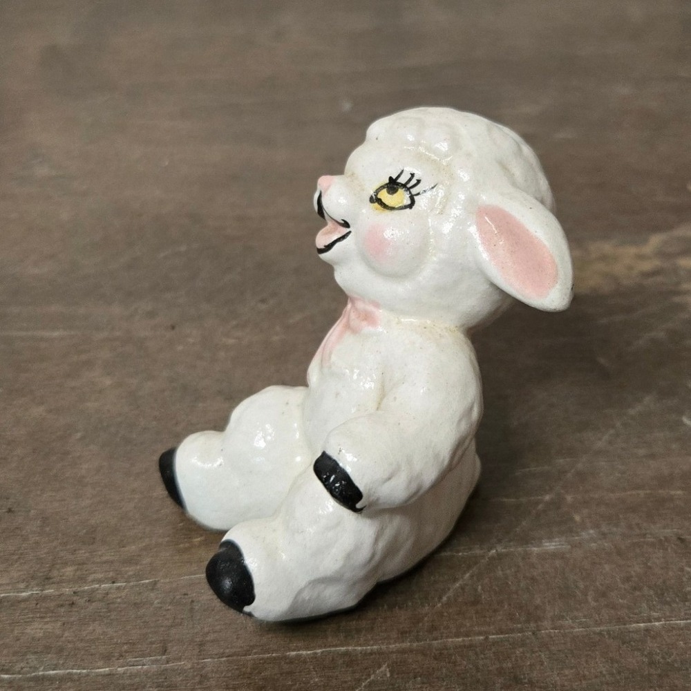 Vintage Ceramic Lamb Figurine White Sheep Pink Bow Mid Century Kitsch 2.5 Inch - Picture 2 of 7